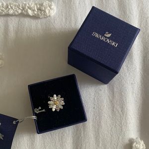 brand new swarovski eternal flower ring